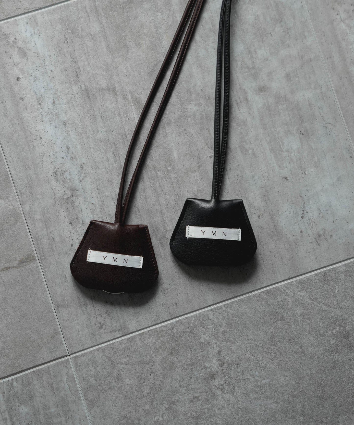 CARABINER LEATHER CODE CROCHET (BROWN)