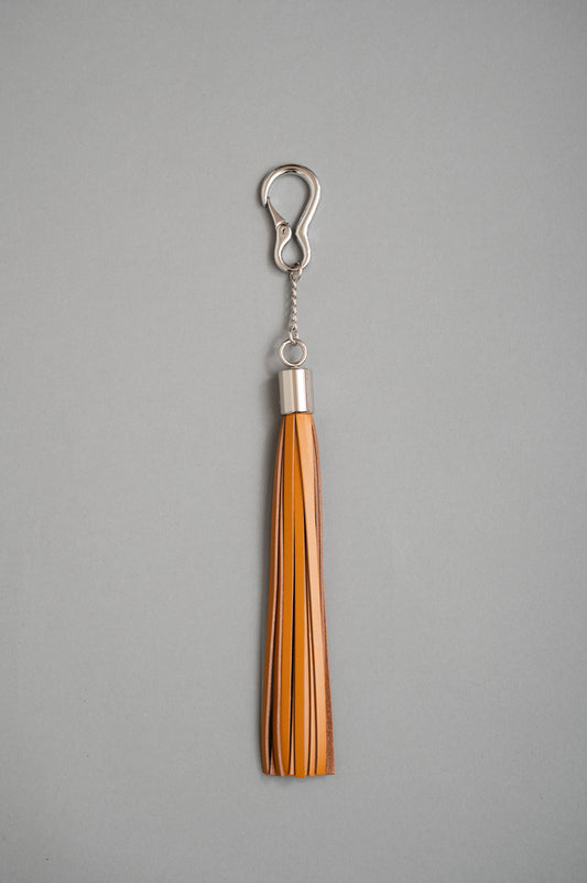 【PRE ORDER】AttachmentT [Leather Fringe Charm](Camel)
