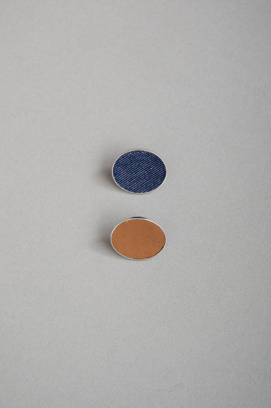 【PRE ORDER】Mark [Pin Badge](Indigo & Camel)