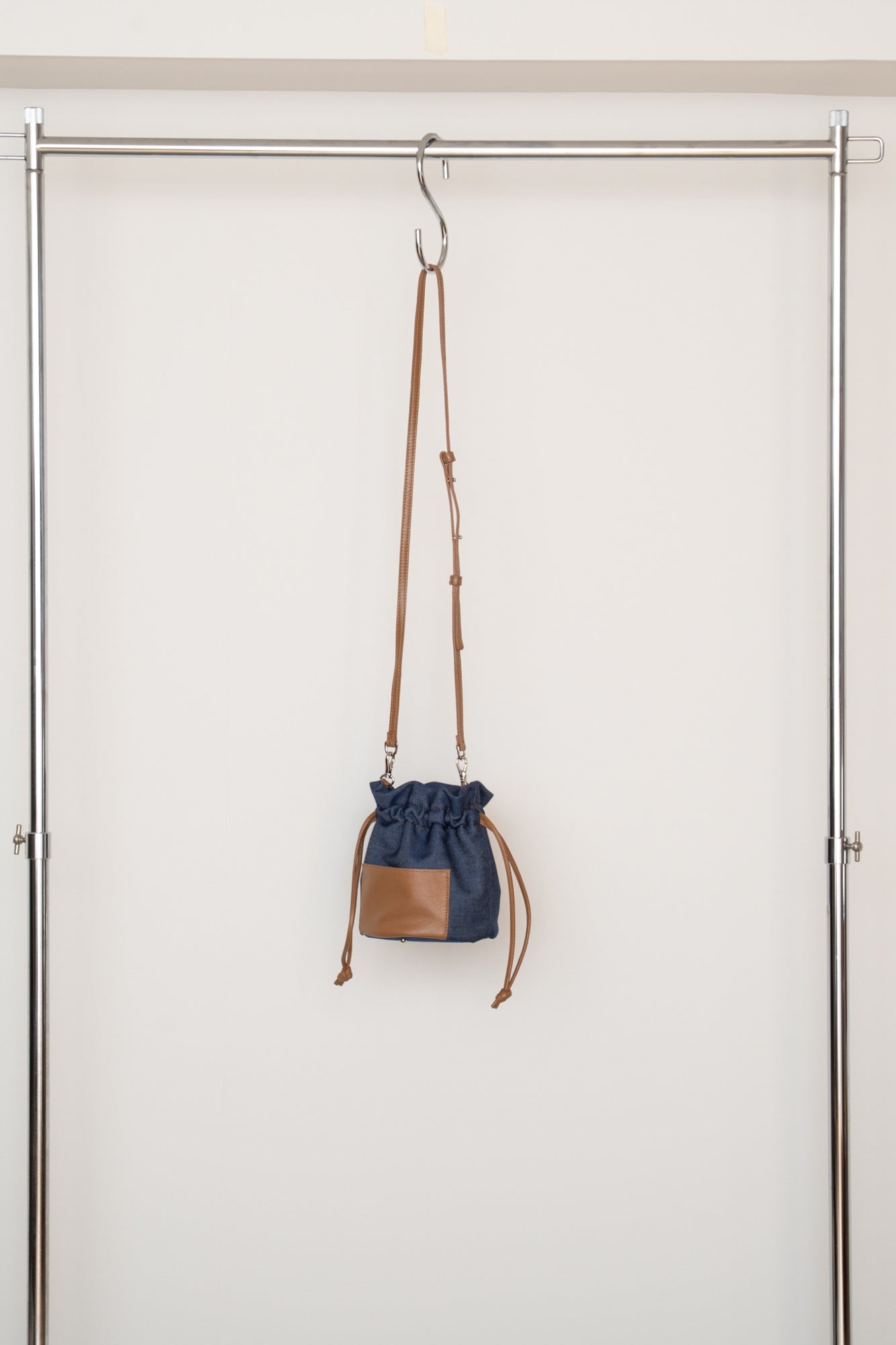 【PRE ORDER】Larme [Leather Code Purse](Indigo x Camel)