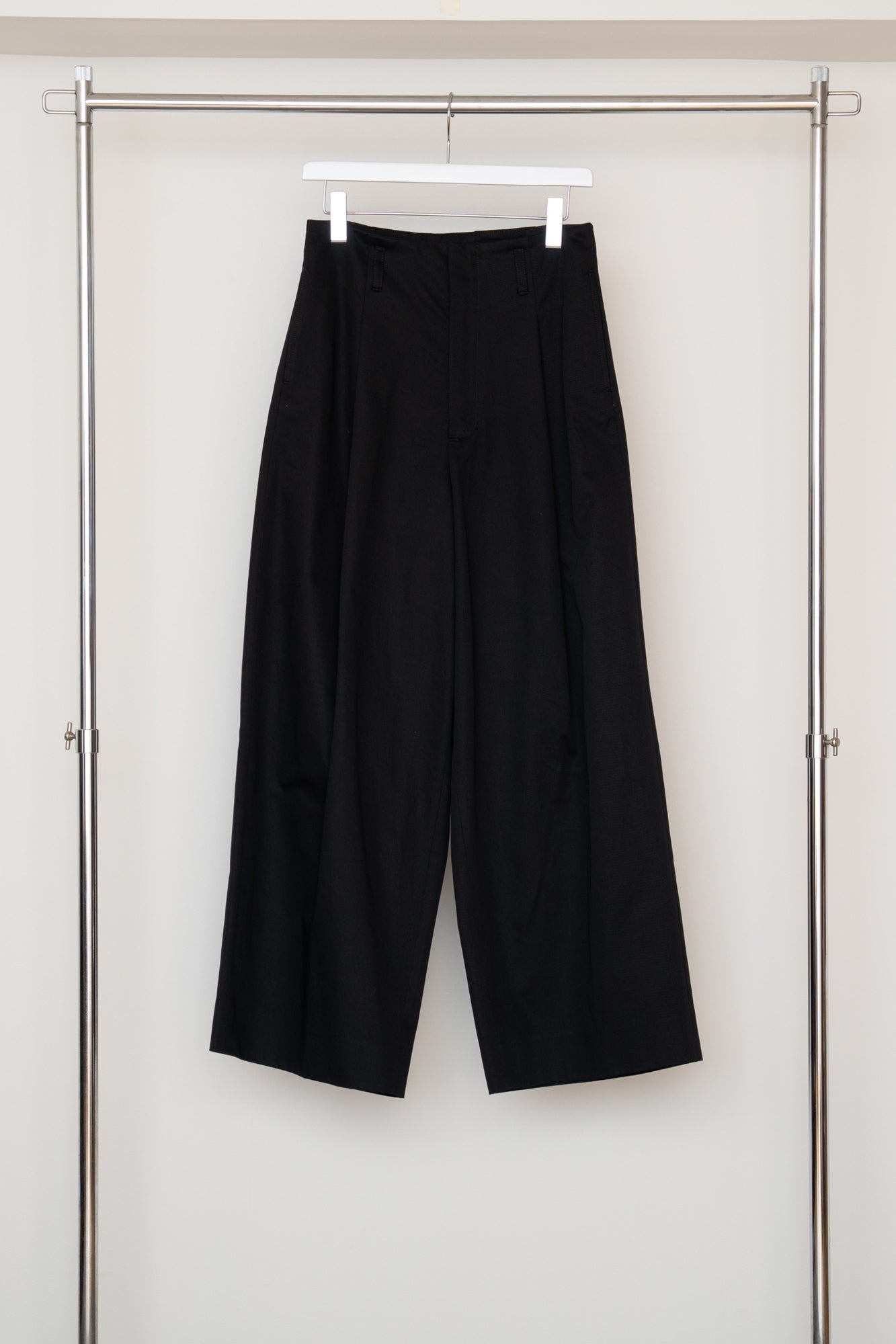 【PRE ORDER】Tuck Wide Trousers(Black)