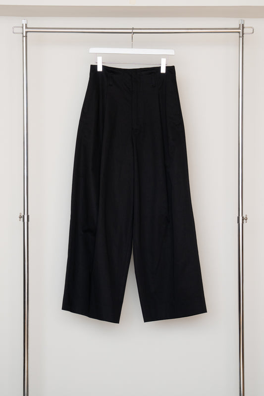 【PRE ORDER】Tuck Wide Trousers(Black)