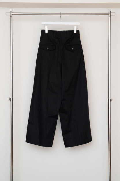 【PRE ORDER】Tuck Wide Trousers(Black)