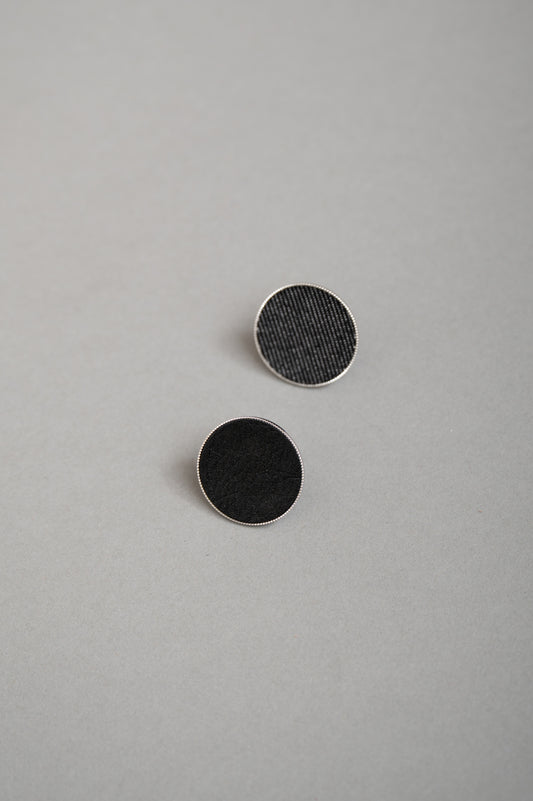【PRE ORDER】Mark [Pin Badge](Black & Black)