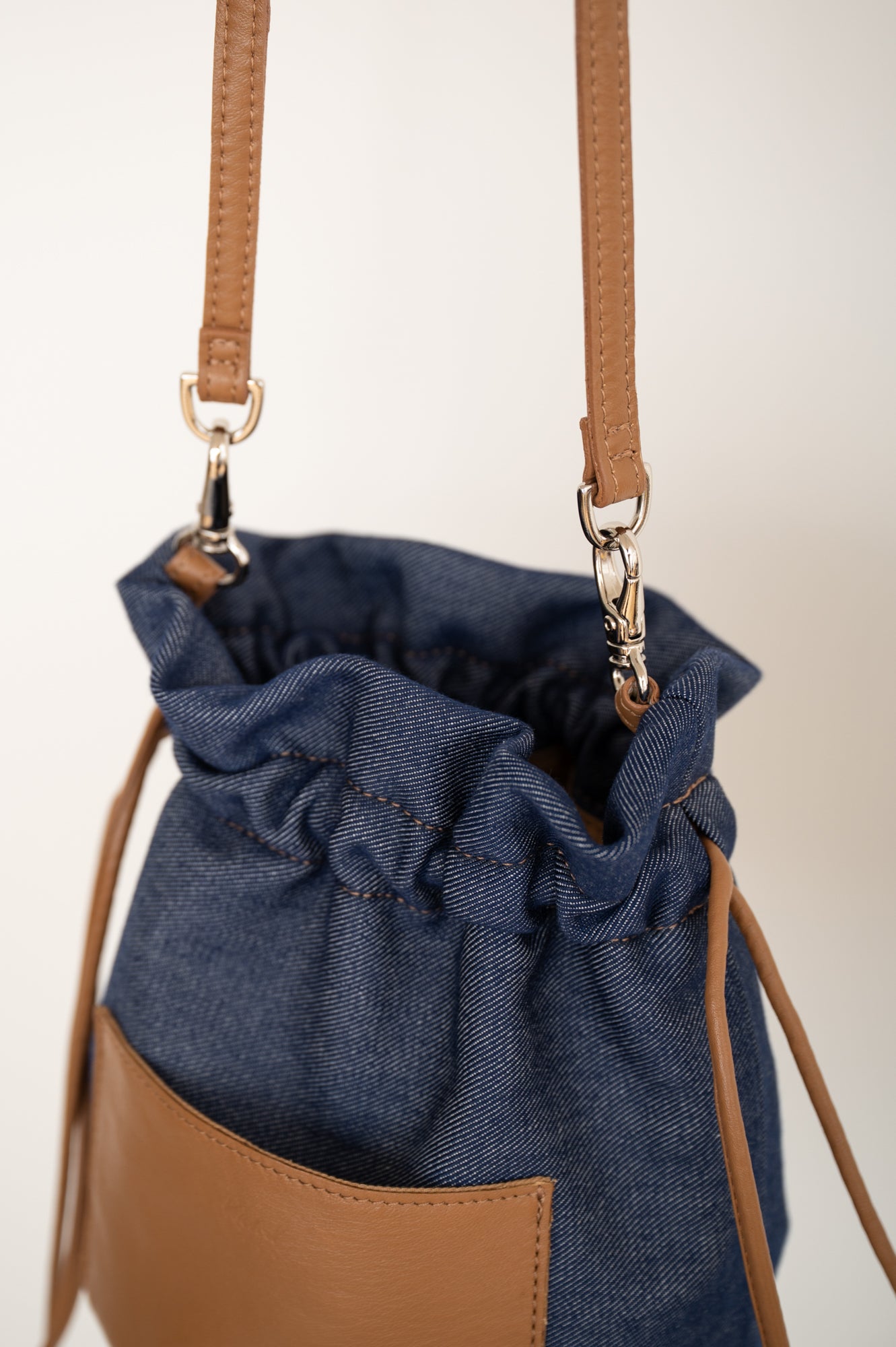 【PRE ORDER】Larme [Leather Code Purse](Indigo x Camel)