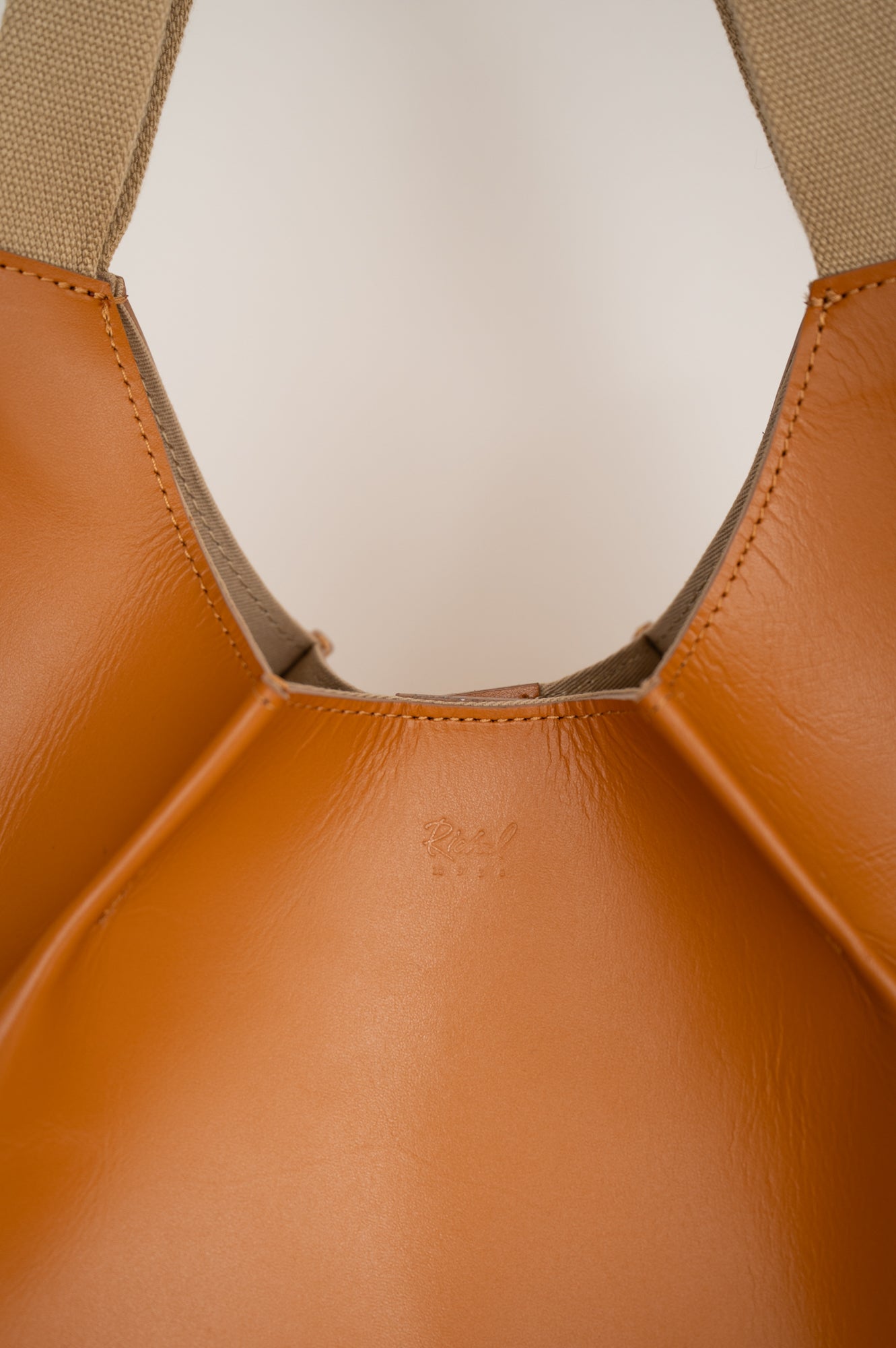 【PRE ORDER】S. CircleI [Leather Handle Bag・Small](Camel)