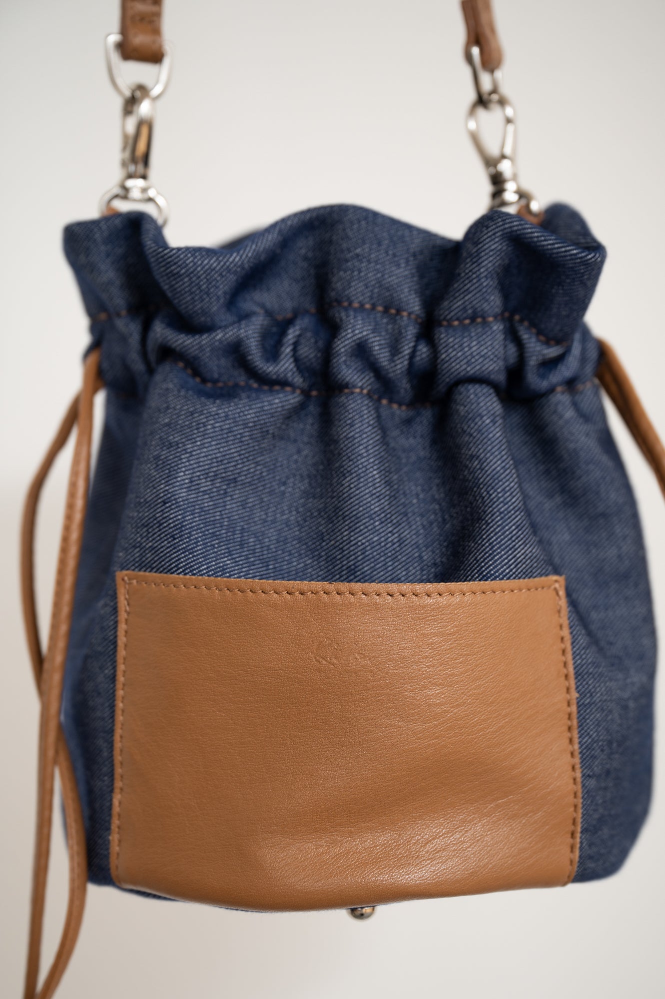 【PRE ORDER】Larme [Leather Code Purse](Indigo x Camel)