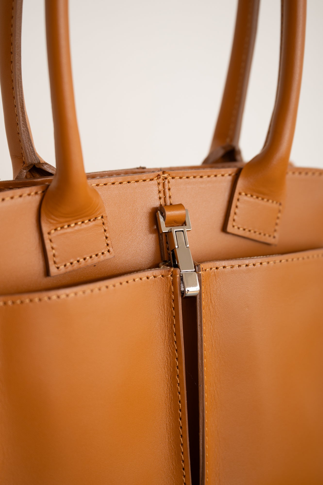 【PRE ORDER】P.Rectangle [Leather Helmet Bag・Play](Lavender)