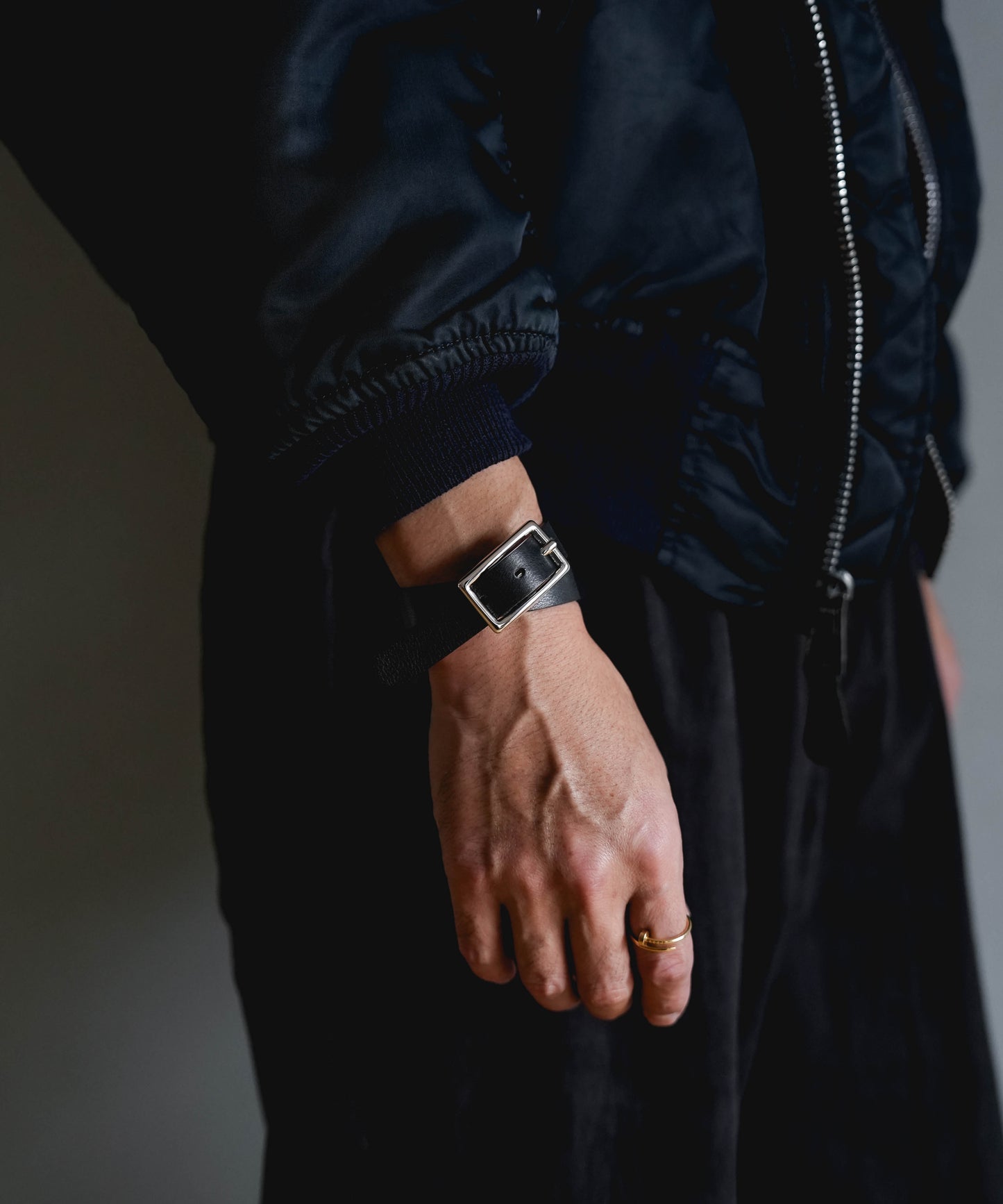 【PRE ORDER】Double Leather Bangle(Black)