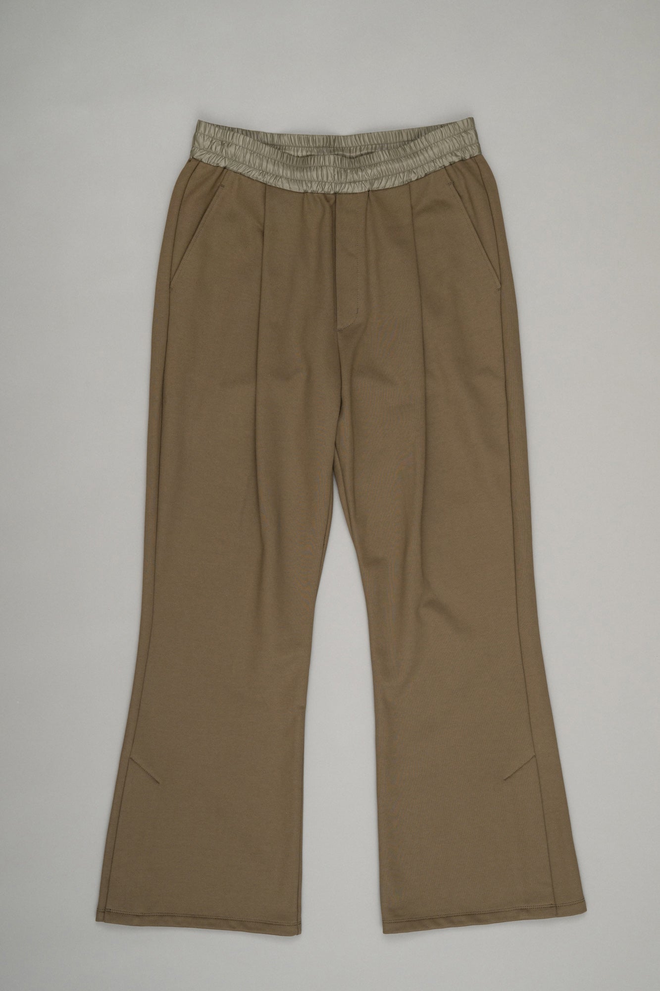 【Pre Order】Slit Flare Sweatpants(Khaki)