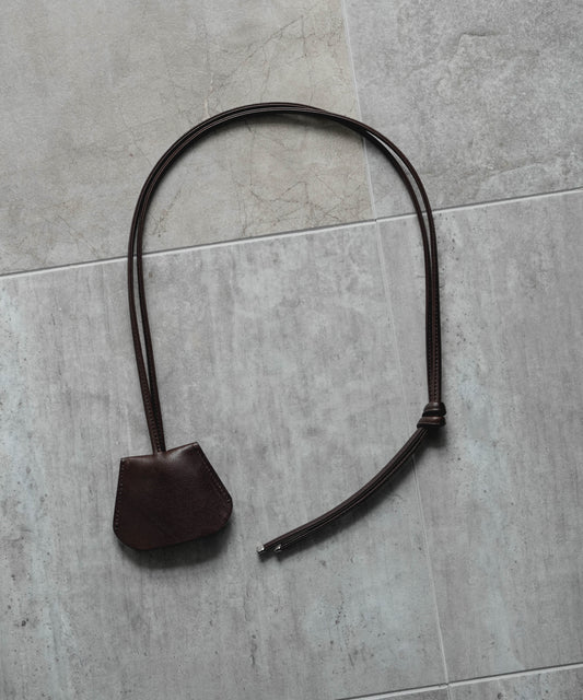 CARABINER LEATHER CODE CROCHET (BROWN)