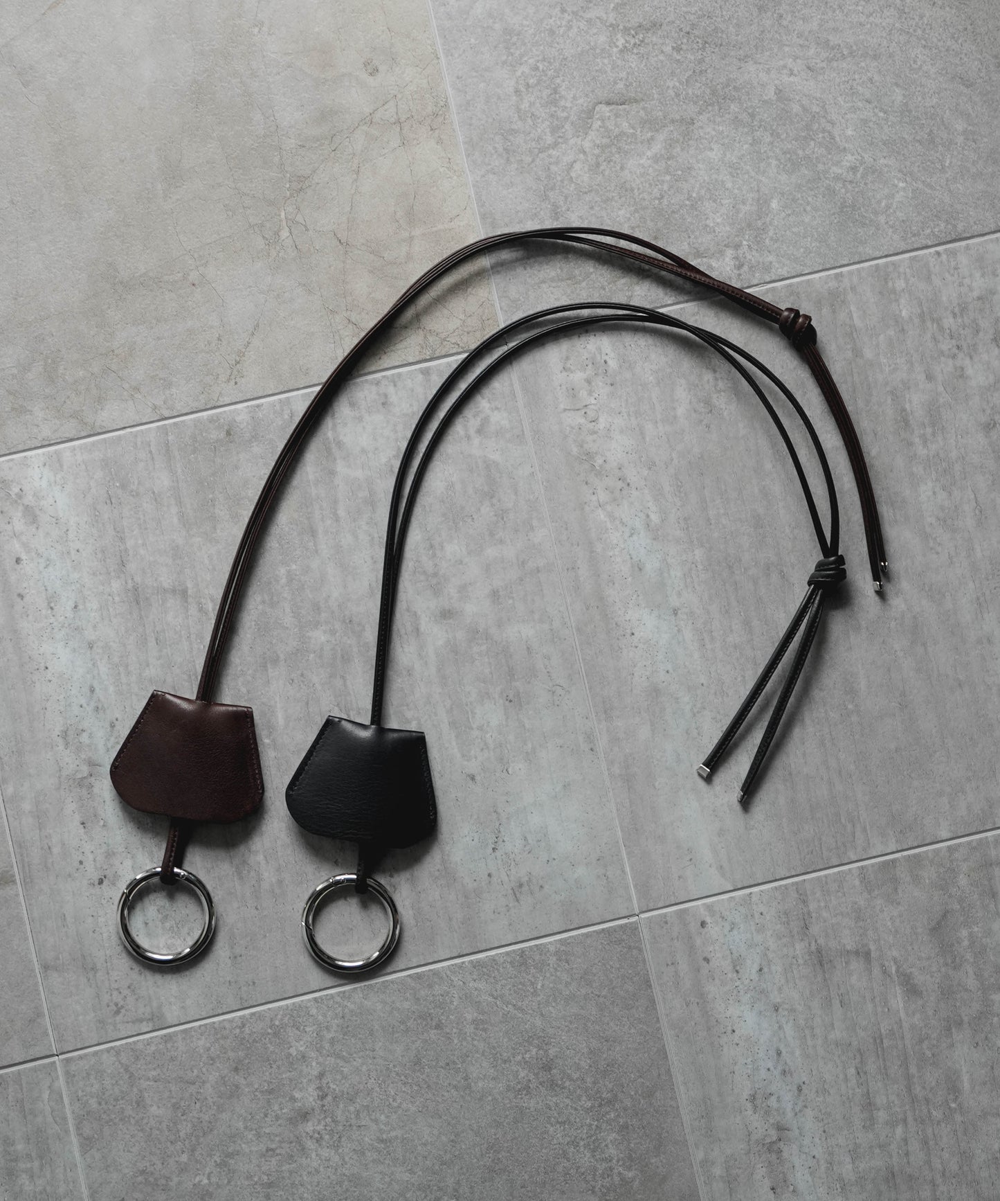 CARABINER LEATHER CODE CROCHET (BROWN)
