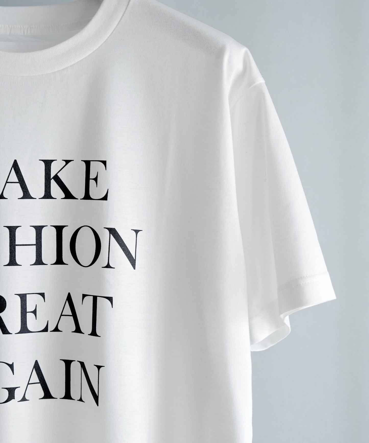 SLOGAN TEE - WHITE x BLACK