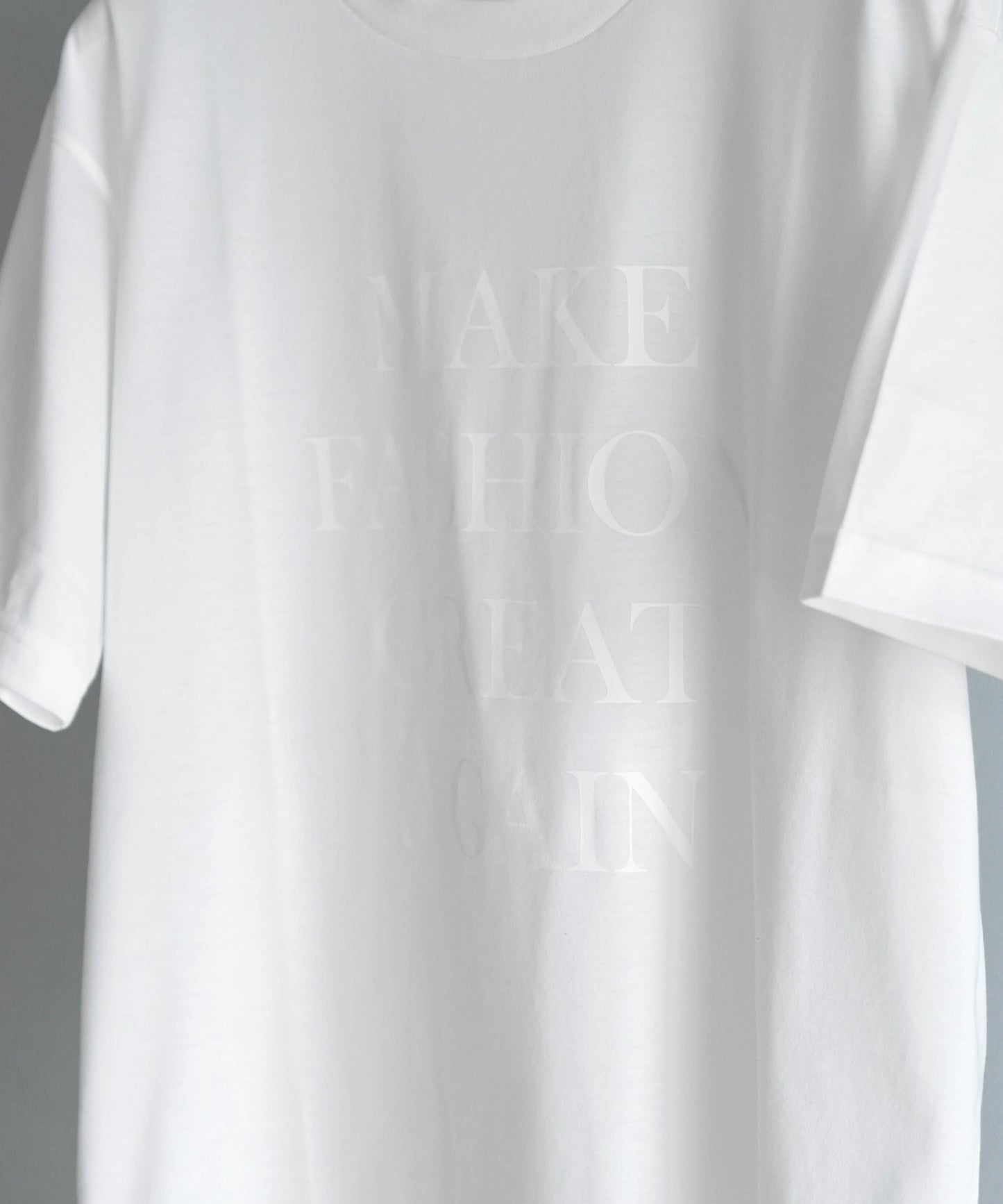 SLOGAN TEE - WHITE x WHITE