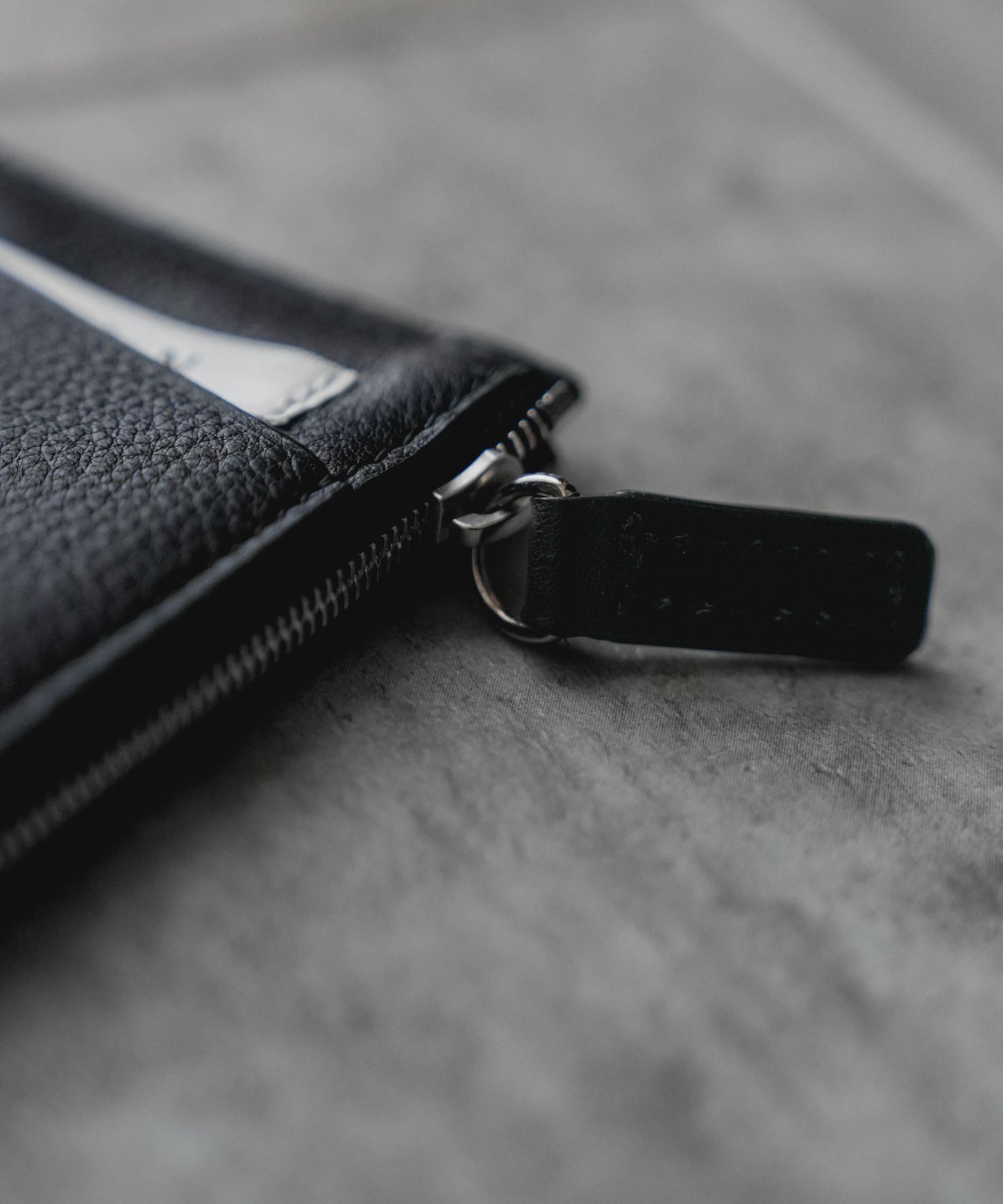 LEATHER MINI CARDCASE (Carabiner Model)
