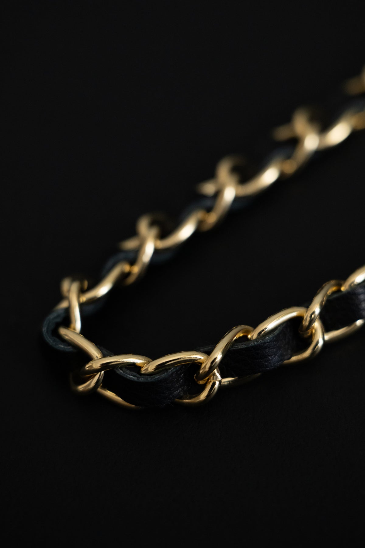 Leather Code Carabiner Chain（Gold）