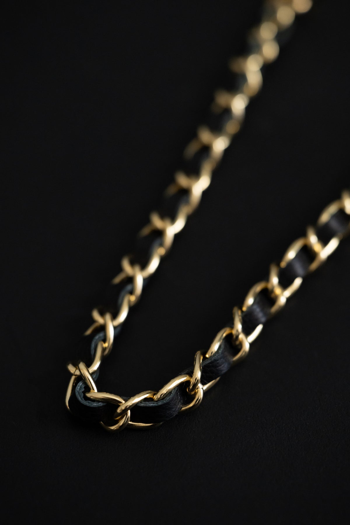 Leather Code Carabiner Chain（Gold）