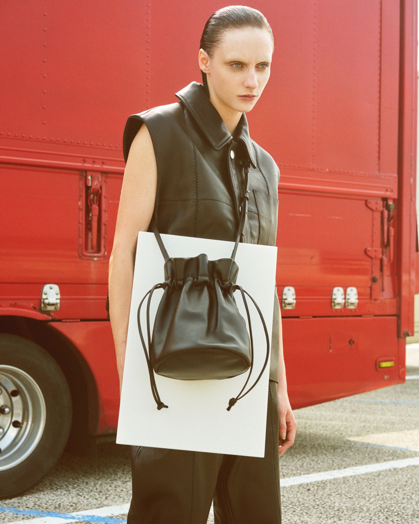 LEATEHR VEST - BLACK x BLACK