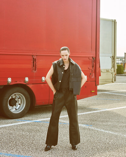 LEATEHR VEST - BLACK x BLACK